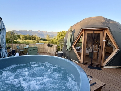 Image hebergement insolite L'&Eacute;TOILE DU B&Eacute;ARN - D&Ocirc;ME AVEC JACUZZI ET VUE PYR&Eacute;N&Eacute;ES