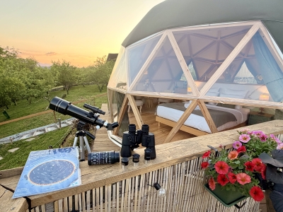 Image hebergement insolite L'&Eacute;TOILE DU B&Eacute;ARN - D&Ocirc;ME AVEC JACUZZI ET VUE PYR&Eacute;N&Eacute;ES
