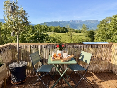 Image hebergement insolite L'&Eacute;TOILE DU B&Eacute;ARN - D&Ocirc;ME AVEC JACUZZI ET VUE PYR&Eacute;N&Eacute;ES