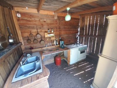 Image hebergement insolite LA CABANE DANS LES BOIS