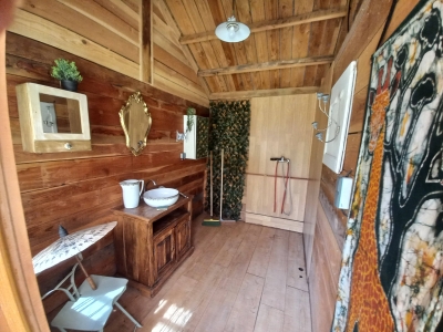 Image hebergement insolite LA CABANE DANS LES BOIS