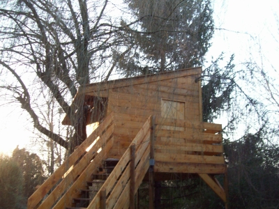 Image hebergement insolite CABANE DANS LES ARBRES