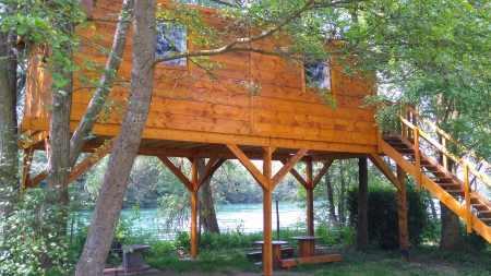 Image hebergement insolite GRANDE CABANE "LE REFUGE"