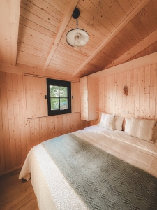Image hebergement insolite CABANE A&Iuml;GA