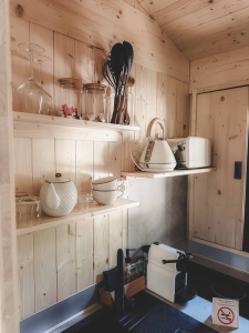 Image hebergement insolite CABANE AUS&Egrave;LA