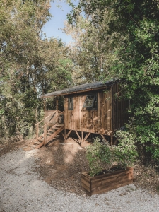Image hebergement insolite CABANE AUR&Ograve;RA