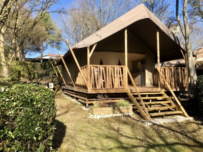 Image hebergement insolite WOOD LODGE SUR PILOTIS