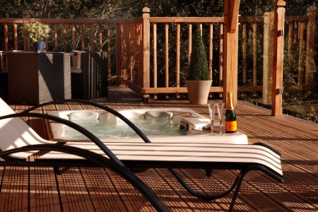 Image hebergement insolite LA CABANE SPA DU FANABREGUE