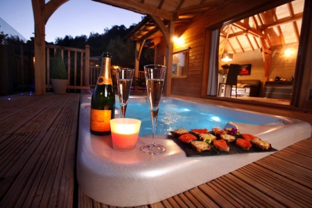 Image hebergement insolite LA CABANE SPA DU FANABREGUE