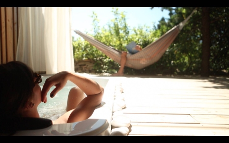 Image hebergement insolite BIEN LOIN D'ICI - SPA