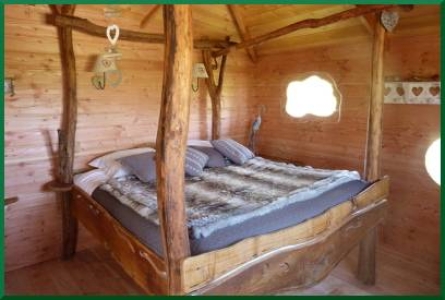 Image hebergement insolite LES CABANES DE CHANTECLAIR