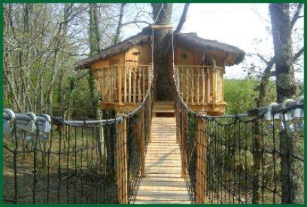 Image hebergement insolite LES CABANES DE CHANTECLAIR