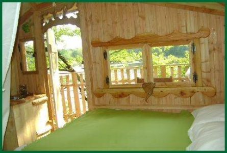 Image hebergement insolite LES CABANES DE CHANTECLAIR