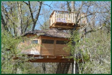 Image hebergement insolite LES CABANES DE CHANTECLAIR