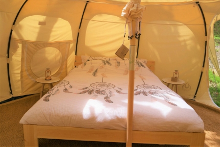 Image hebergement insolite LES CHATAIGNES DU CAMPING LE MOULIN DE LUECH** EN CEVENNES