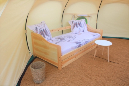 Image hebergement insolite LES CHATAIGNES DU CAMPING LE MOULIN DE LUECH** EN CEVENNES