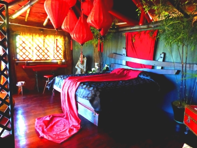 Image hebergement insolite LE NID DU DRAGON ROUGE