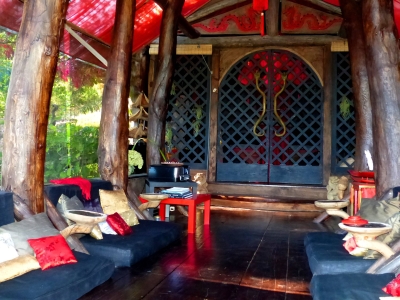 Image hebergement insolite LE NID DU DRAGON ROUGE