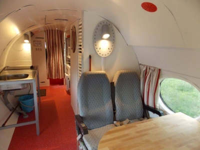 Image hebergement insolite LES AVIONS DU CAMPING LE HAUT-VILLAGE
