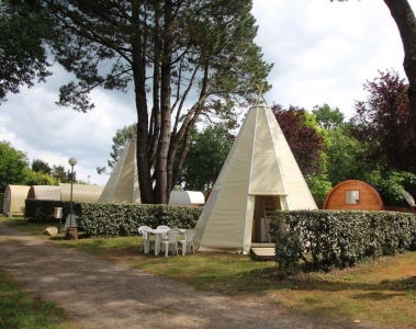 Image hebergement insolite HÉBERGEMENTS ATYPIQUES DU CAMPING DE L'ÉTANG DU PAYS BLANC