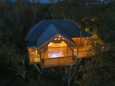 Image hebergement insolite CABANE DE PRESTIGE AVEC SAUNA ET JACUZZI PRIVATIFS