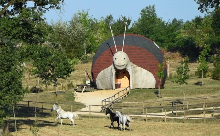 Image hebergement insolite LA MAISON ESCARGOT (6 PERSONNES)