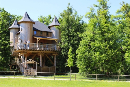 Image hebergement insolite CHÂTEAU DANS LES ARBRES (10 PERSONNES)