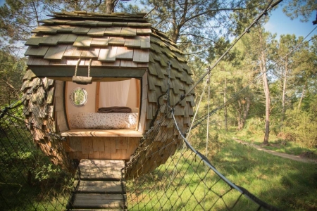 Image hebergement insolite CABANE LOV'NID