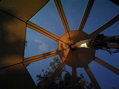 Image hebergement insolite CHÂTAIGNE ÉTOILÉE EN BORD DE RIVIERE