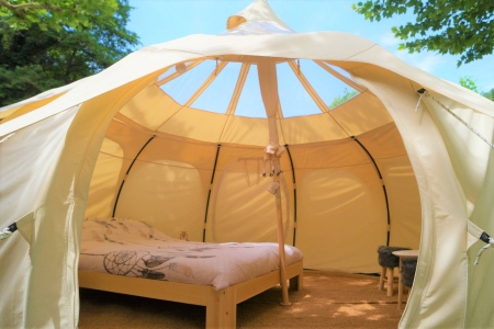 Image hebergement insolite CHÂTAIGNE ÉTOILÉE EN BORD DE RIVIERE