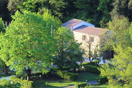 Image hebergement insolite LES CHATAIGNES DU CAMPING LE MOULIN DE LUECH** EN CEVENNES