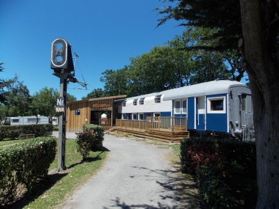 Image hebergement insolite LES WAGONS DU CAMPING LE HAUT VILLAGE