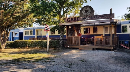 Image hebergement insolite LES WAGONS DU CAMPING LE HAUT VILLAGE