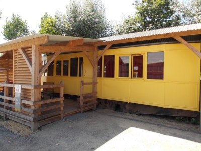 Image hebergement insolite LE TRAMWAY NANTAIS DU CAMPING LE HAUT VILLAGE