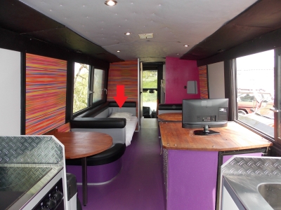 Image hebergement insolite LE BUS VIP STAR DU CAMPING LE HAUT VILLAGE