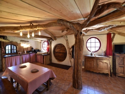 Image hebergement insolite LE GITE DU GOUBELIN : FEERIE, PISCINE ET JACUZZI