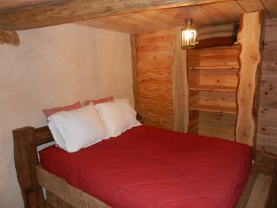 Image hebergement insolite LE GITE DU GOUBELIN : FEERIE, PISCINE ET JACUZZI