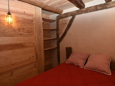 Image hebergement insolite LE GITE DU GOUBELIN : FEERIE, PISCINE ET JACUZZI