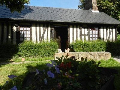 Image hebergement insolite LE GÎTE DES 3 VACHES : CHEMINEE, PISCINE ET JACUZZI