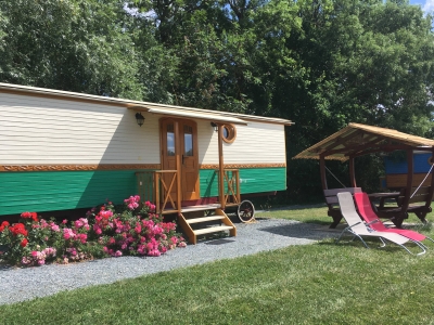 Image hebergement insolite ROULOTTE OLIVIA