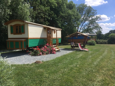 Image hebergement insolite ROULOTTE OLIVIA