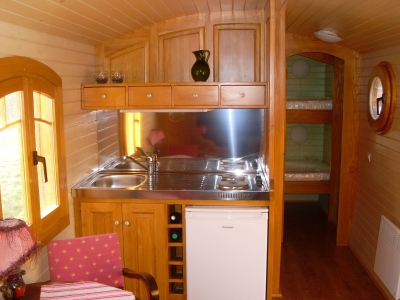 Image hebergement insolite ROULOTTE OLIVIA