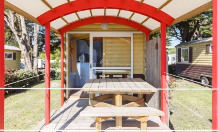 Image hebergement insolite LES ROULOTTES DU CAMPING LE HAUT VILLAGE