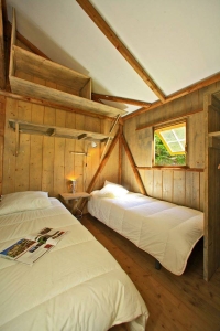 Image hebergement insolite LES CABANES LODGES DES CABANES DE JEANNE 