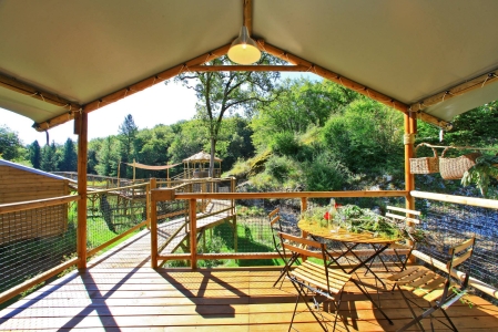 Image hebergement insolite LES CABANES LODGES DES CABANES DE JEANNE 