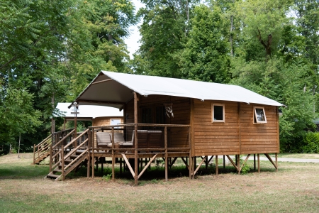 Image hebergement insolite CABANE DU TRAPPEUR