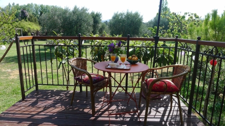 Image hebergement insolite ROULOTTE AUX VOLETS ROUGES