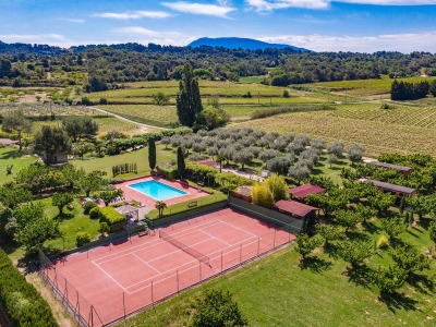 Image hebergement insolite ROULOTTE AUX VOLETS ROUGES