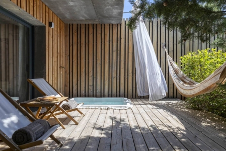 Image hebergement insolite BIEN LOIN D'ICI - SPA