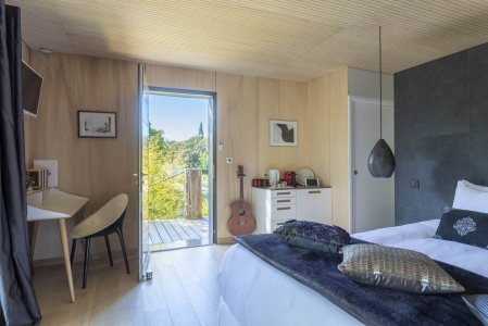 Image hebergement insolite BIEN LOIN D'ICI - SPA